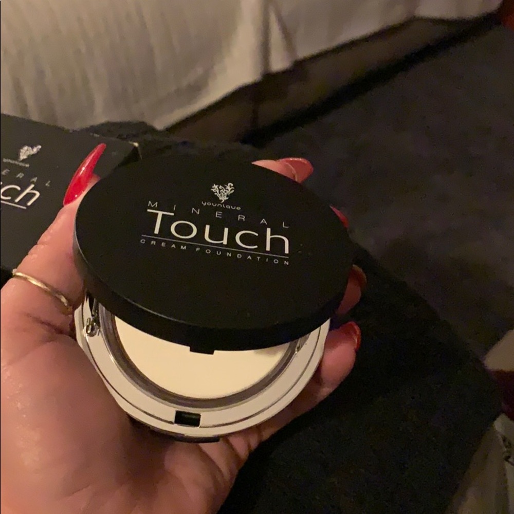 Mineral Touch Cream Foundation